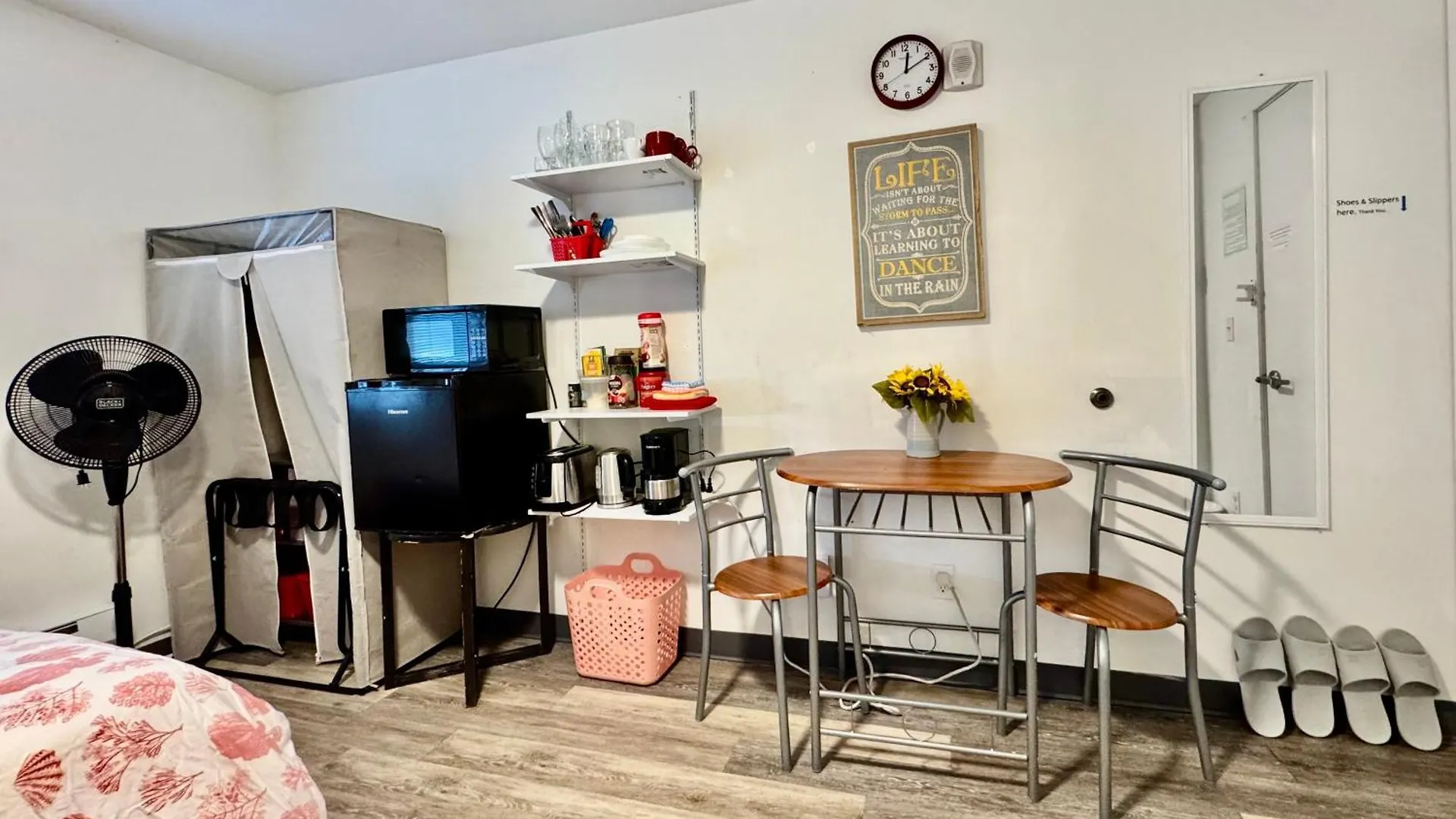 Micro Studio Apartment 10 Minutes Walk To University Of Washington Seattle USA